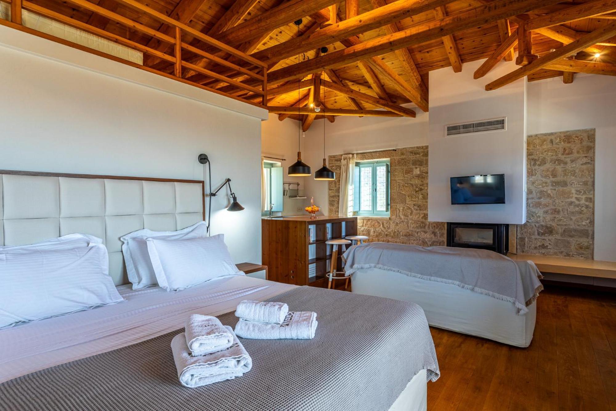Lithos Guesthouse Kardamili エクステリア 写真
