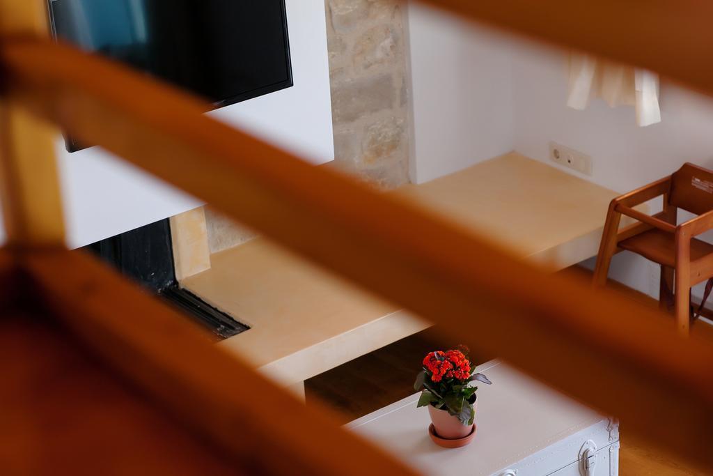 Lithos Guesthouse Kardamili エクステリア 写真