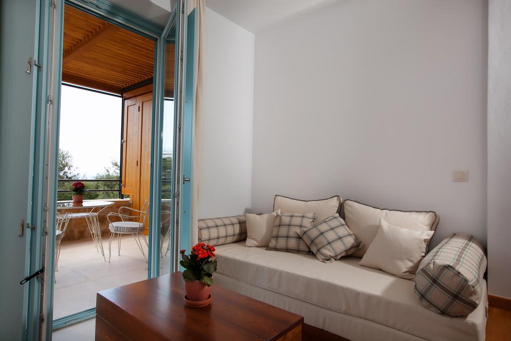 Lithos Guesthouse Kardamili エクステリア 写真