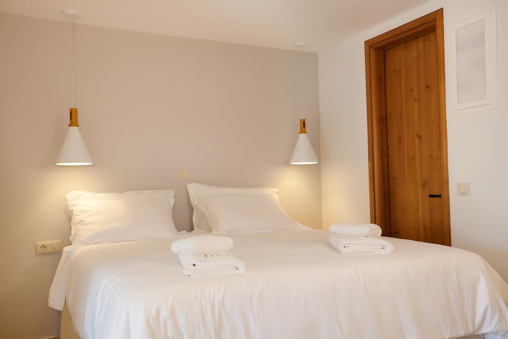 Lithos Guesthouse Kardamili エクステリア 写真